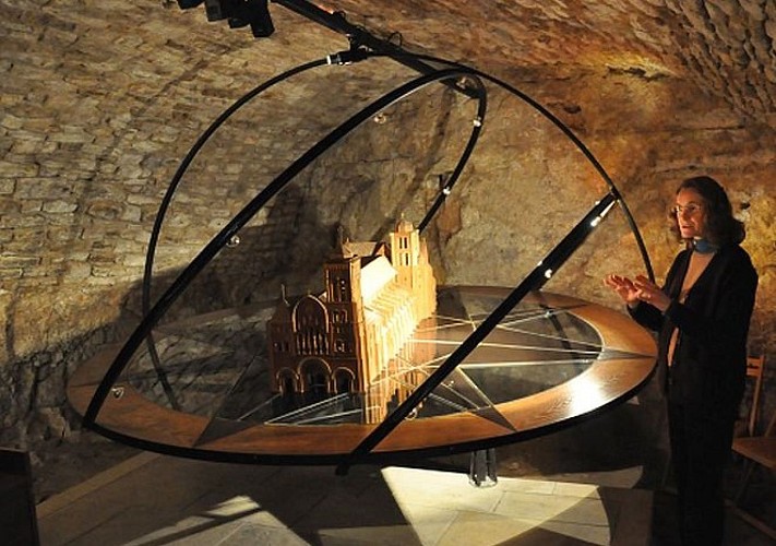 Visite la Basilique de Vézelay dévoilée