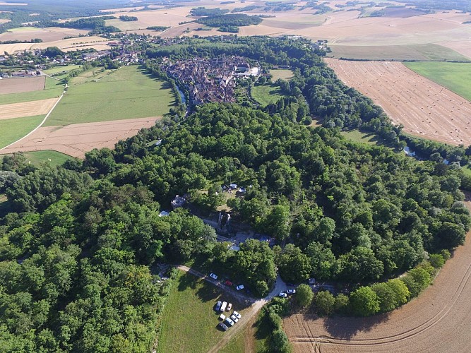 SITE DU VIEUX CHÂTEAU DE NOYERS