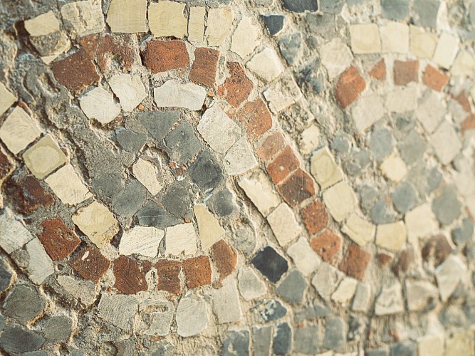 FRAGMENT DE LA MOSAÏQUE GALLO-ROMAINE DE MIGENNES