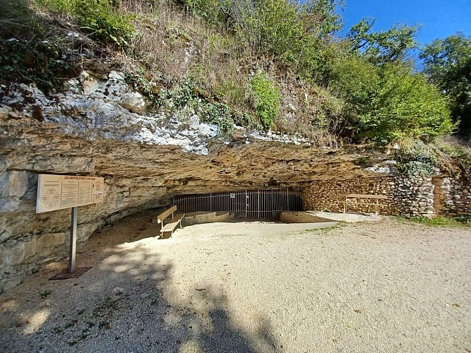 Entrée de la Grande Grotte