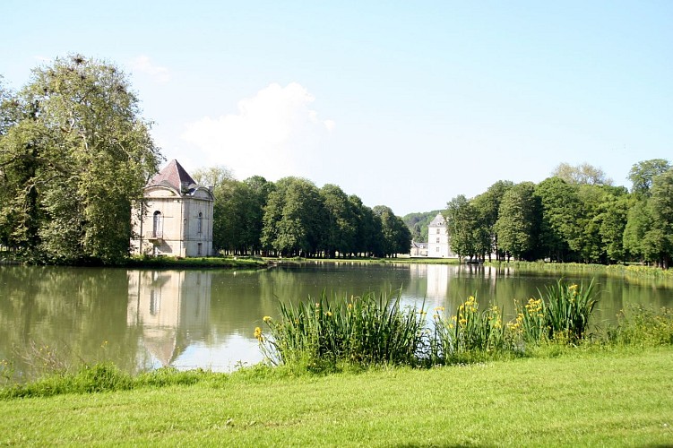 Château d'Ancy le Franc folie XIIIe parc Sud