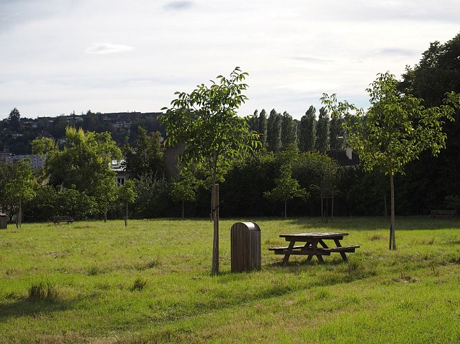 Aire de pique-nique du verger de la Croix des Brûlés