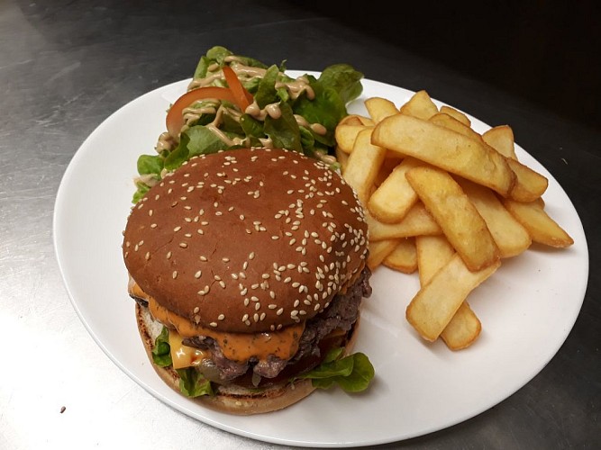 31345798_419216141874440_1300460988503425024_n