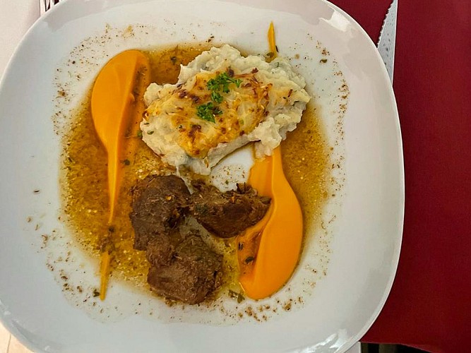 Hotel-restaurant-la-croix-blanche-villiers-saint-benoit-puisaye 