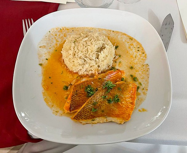 Hotel-restaurant-la-croix-blanche-villiers-saint-benoit-puisaye 