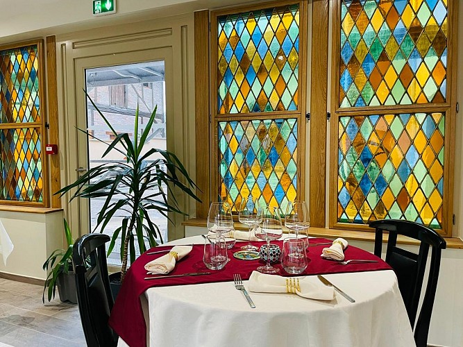 Hotel-restaurant-la-croix-blanche-villiers-saint-benoit-puisaye