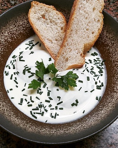 Oeuf parfait à la crème de Chaource - Le Marais
