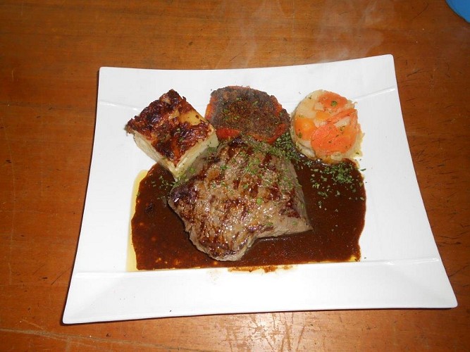 Auberge la Coquille - Pièce de boeuf charolais de la région