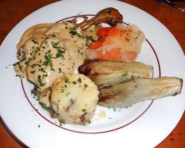 Auberge la Coquille - Cuisse de poulet fermier à l'Epoisses