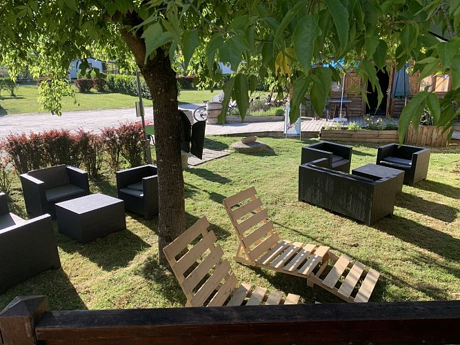 Un ptit verre et une planche charcuteries/fromages en terrassa