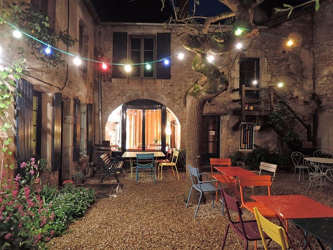 La Vieille Tour - terrasse, Noyers sur Serein