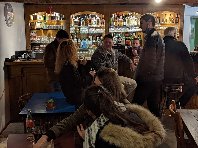 La Vieille Tour - bar, Noyers sur Serein