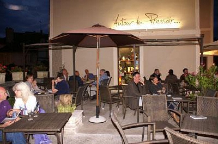 Autour du pressoir - Tonnerre