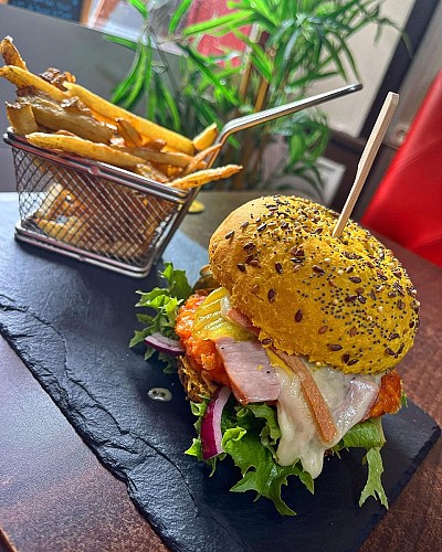 Restaurant le p'tit bistro à Saint-Sauveur-en-Puisaye dans l'Yonne (3)