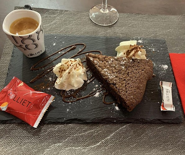 Restaurant le p'tit bistro à Saint-Sauveur-en-Puisaye dans l'Yonne (1)