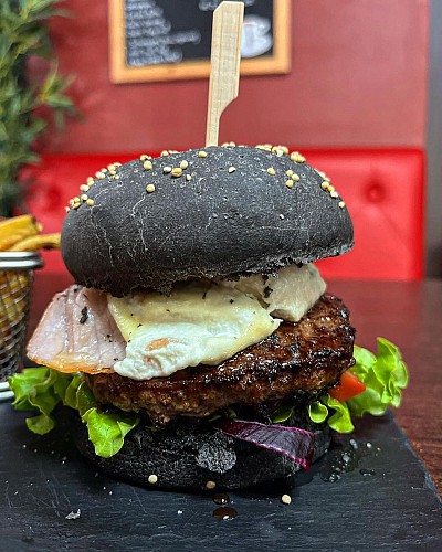 Restaurant le p'tit bistro à Saint-Sauveur-en-Puisaye dans l'Yonne (4)