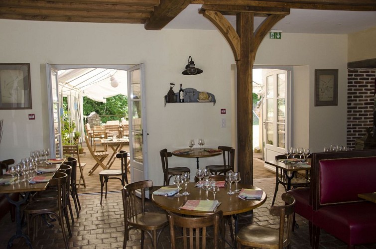 Chambres d'hôtes et restaurant le Moulin de Corneil à Mezilles (20)