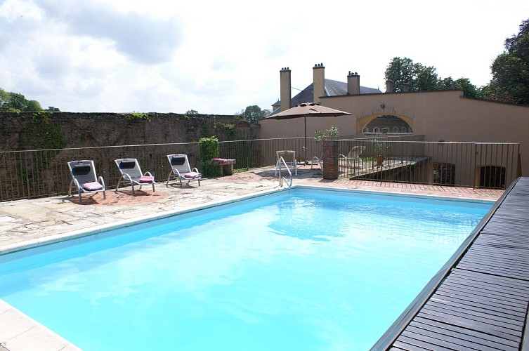 Piscine La Cimentelle Chambre d'hôtes en Bourgogne