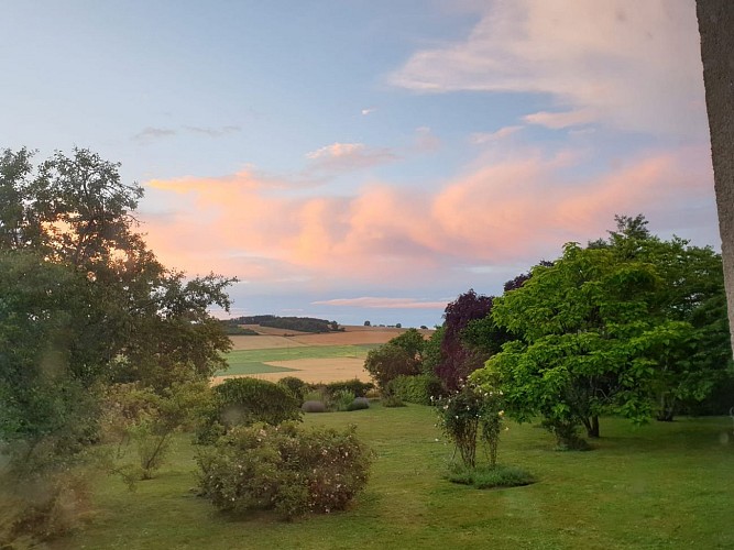 La vue du jardin derrière