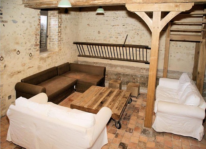 gite-familial-ferme-du-chateau-salon-web