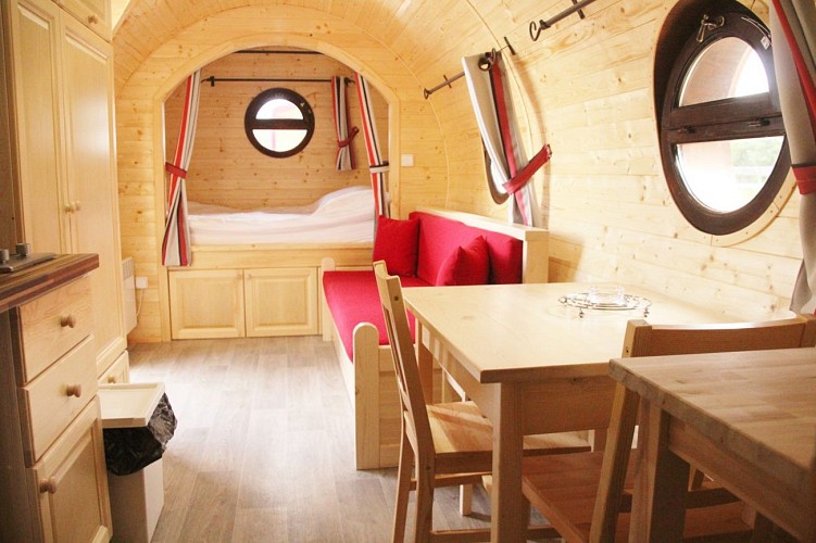 hebergement-insolite-les-grilles-saint-fargeau-puisaye-5