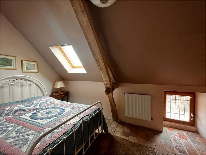 chambre de l'étage, côté village