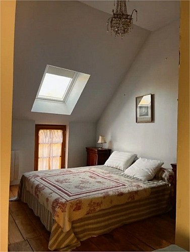 chambre en étage, côté village