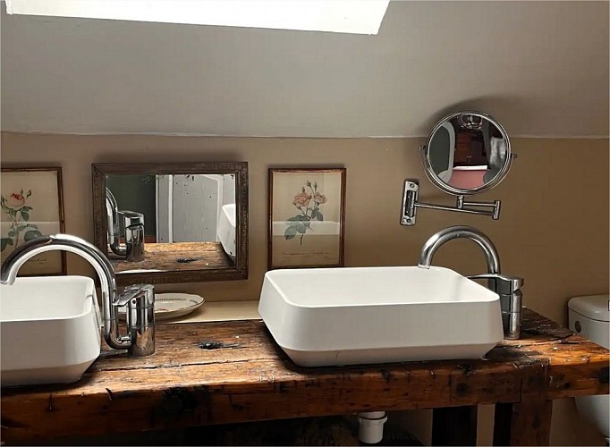 La salle de bain de l'étage