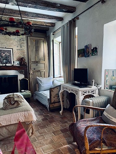 gite-maison-violette-saint-sauveur-en-puisaye (1)