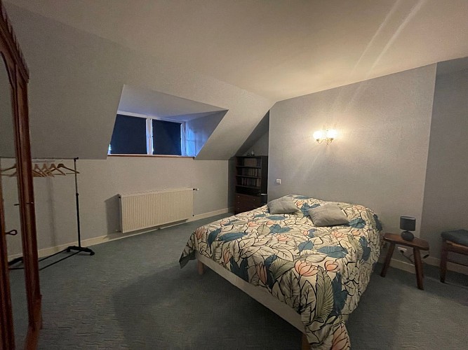 chambre à l'étage du gîte de Charny