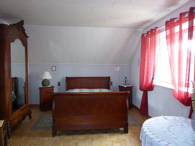 chambre 2 ( lit 140 x190 )