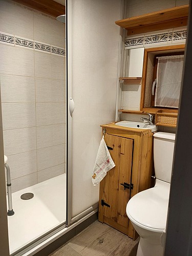 Sanitaires chambre "Tilleul" rez-de-chaussée