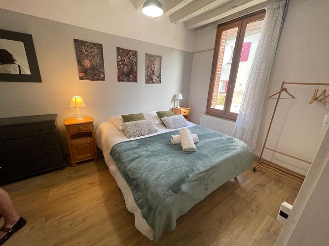 chambre parentale du gîte le plaisancier à St Fargeau