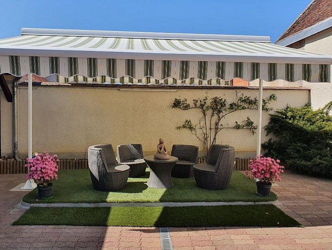 Salon de jardin les Lucanes