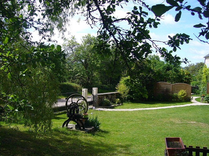 jardin devant les gîtes