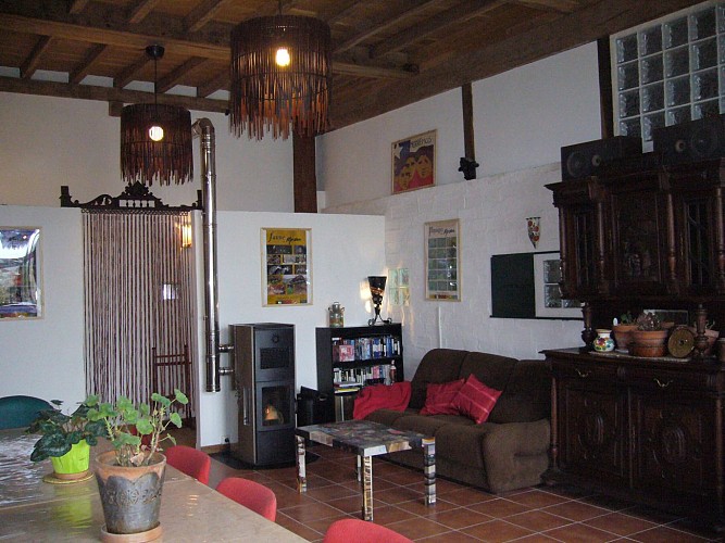 Salle de loisirs poêle à pellets