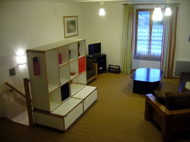 salon grand gîte fenetre