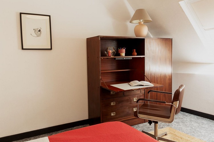 Foray_(c)GGomez_#Suite-ParentalOffice