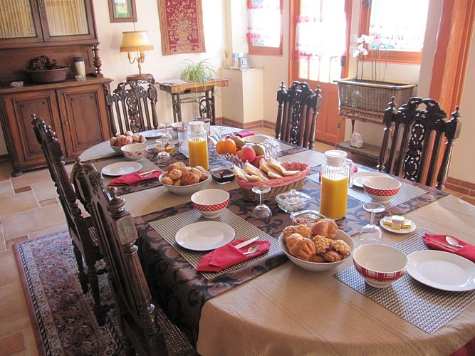 Le petit-déjeuner au Moulin de Cochepie