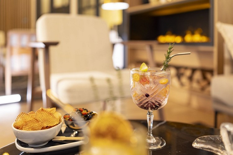Cocktail dans le lobby - Hôtel Epona Sens