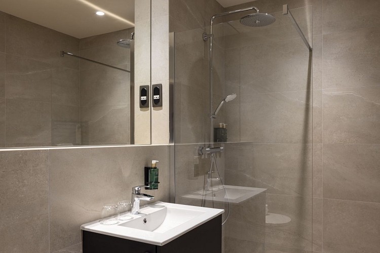 Salle de bain - Hôtel Epona Sens