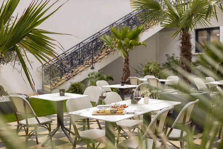 Patio - Hôtel Epona Sens