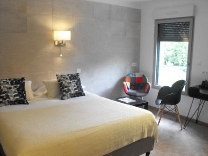 chambre sur la terrasse - Les Capucins - Avallon