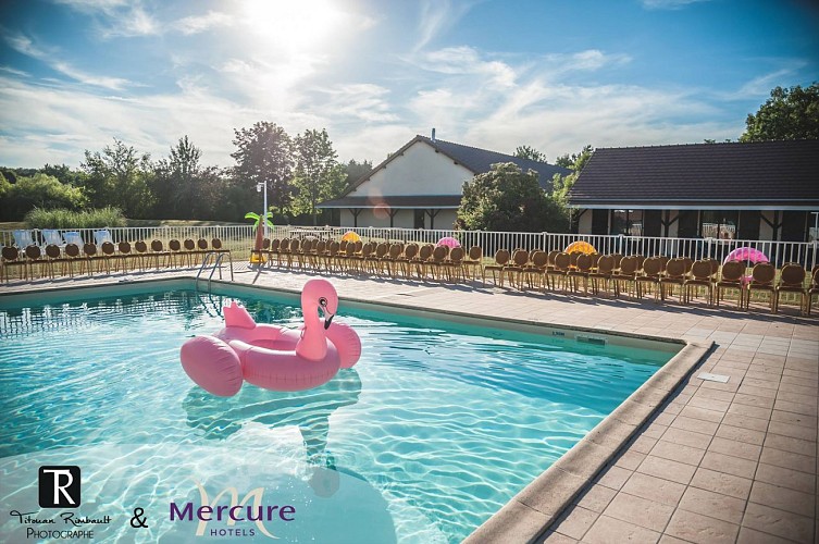 Piscine - Hôtel Mercure Auxerre-Appoigny