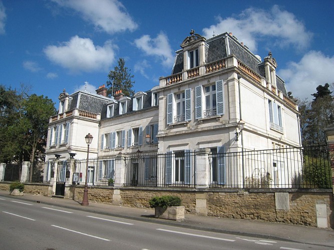 Façade côté rue - Hôtel Les Maréchaux - Auxerre