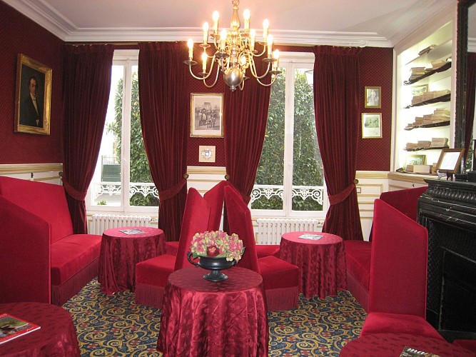 Bibliothèque - Hôtel Les Maréchaux - Auxerre