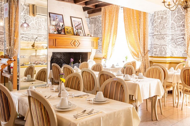 Salle petit déjeuner - Hôtel Le Maxime