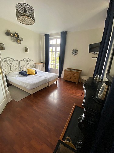 IHôtel Les Grands Chênes - Saint-Fargeau