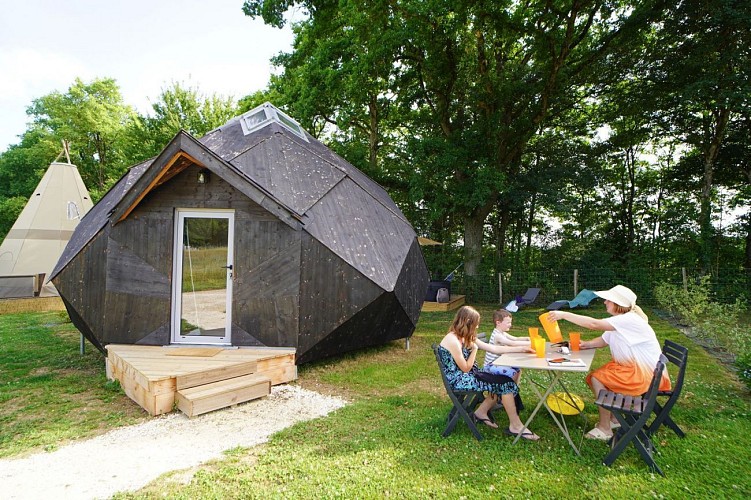 L'Orée des 4 chemins, hébergements insolites à Fontenoy en Puisaye en Bourgogne proche de Guédelon (66)