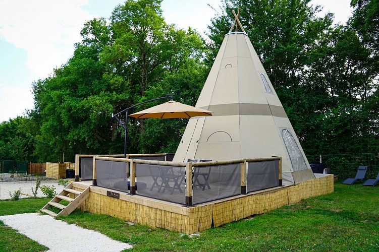 L'Orée des 4 chemins, hébergements insolites à Fontenoy en Puisaye en Bourgogne proche de Guédelon (29)